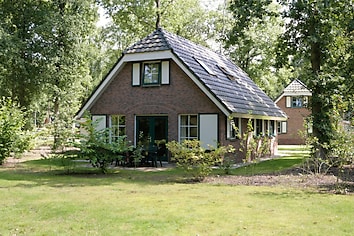 D Bungalow 6 D Bungalow 6